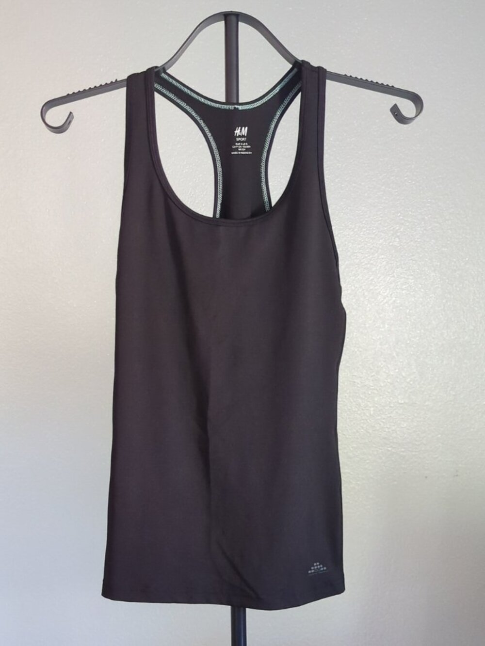 H&M Sport Active Tank Top in Black Size Small